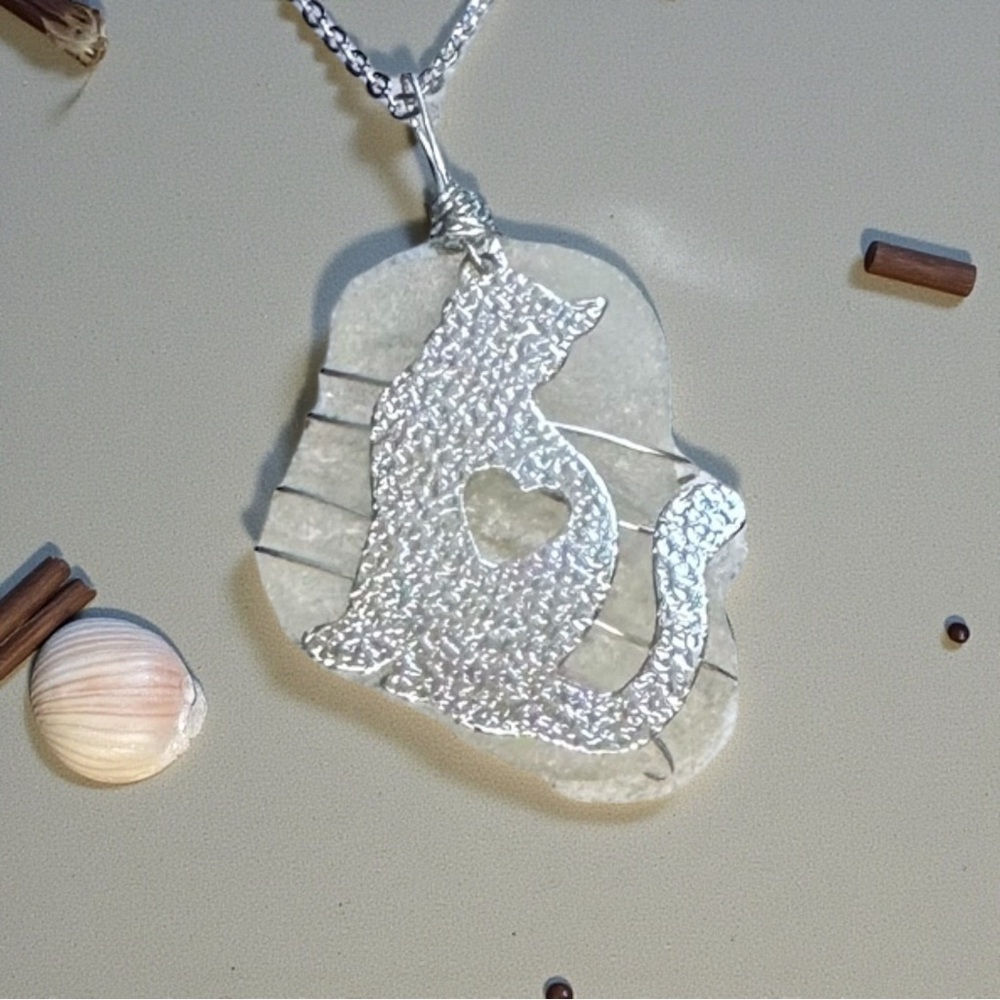 NWT OOAK Handmade Surf Tumbled Sea Glass & Cat Pendant Necklace